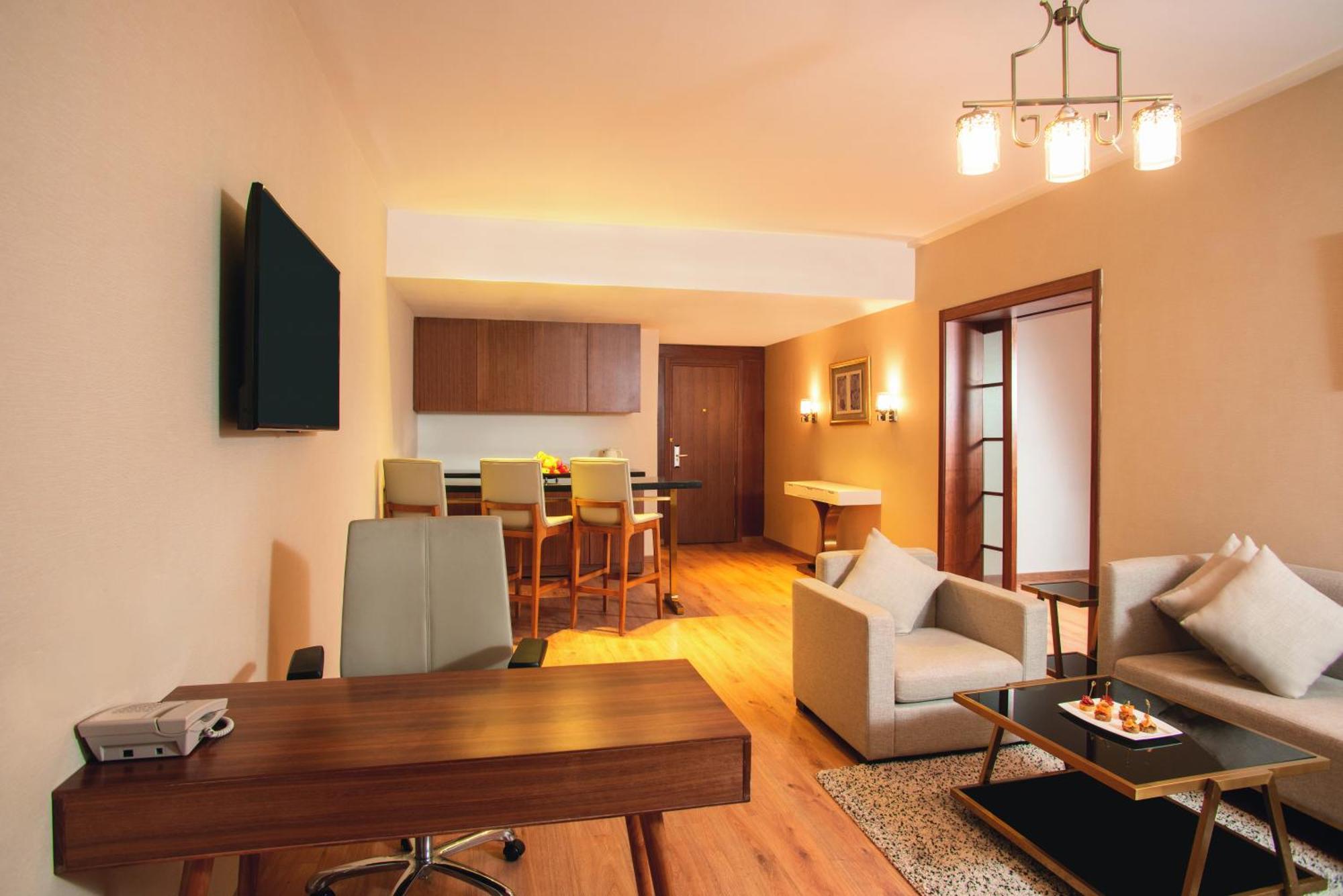 Moevenpick Hotel Cairo - Media City Giza Habitación foto